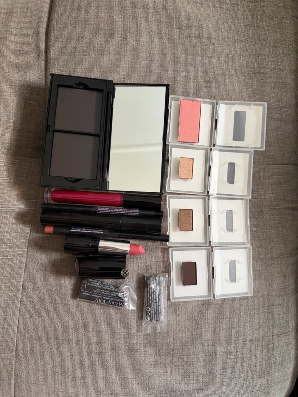 Mary Kay Eyeshadow & Lip Collection - Pink, Peach, Brown, Bronze - Picture 2 of 5